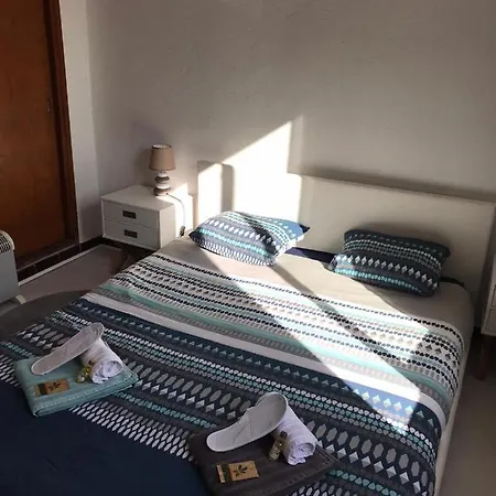 **** Sea 1 A 8 Personnes 80m2 A 120m De La **** *