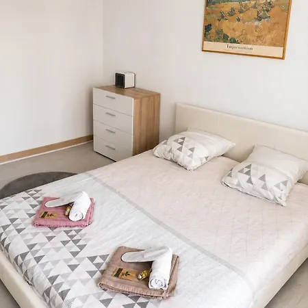 **** Sea 1 A 8 Personnes 80m2 A 120m De La **** Appartement *