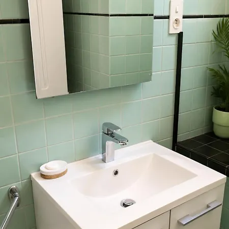 **** Sea 1 A 8 Personnes 80m2 A 120m De La **** Appartement