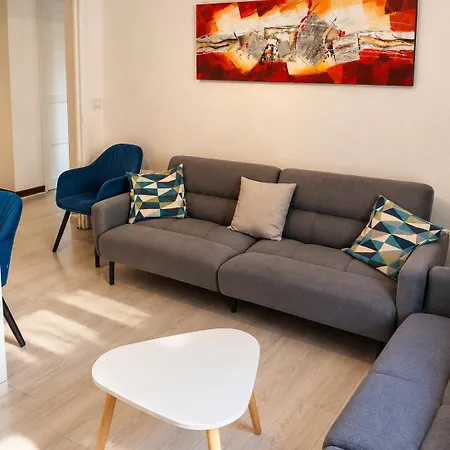 **** Sea 1 A 8 Personnes 80m2 A 120m De La **** Appartement