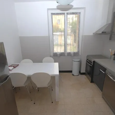 Appartamento **** Sea 1 A 8 Personnes 80m2 A 120m De La **** Ajaccio (Corsica)