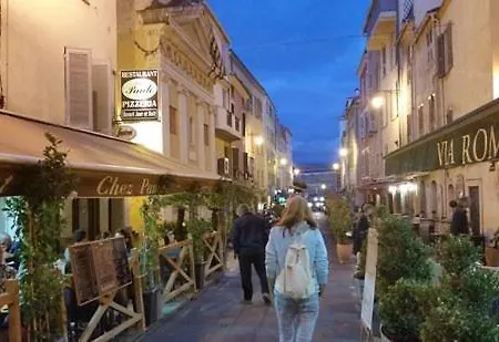 **** Sea 1 A 8 Personnes 80m2 A 120m De La **** Apartment *