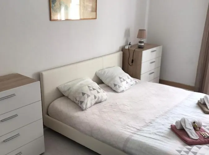 Apartment **** Sea 1 A 8 Personnes 80m2 A 120m De La ****