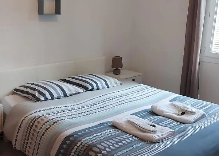 **** Sea 1 A 8 Personnes 80m2 A 120m De La **** Ajaccio (Corsica)