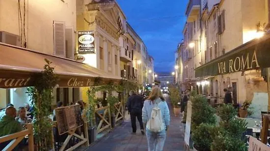 **** Sea 1 A 8 Personnes 80m2 A 120m De La **** Apartment *